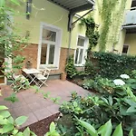 Apartment City Oase Garden By Interhome